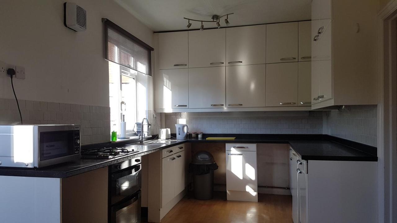 Private Rooms Just 19 Minutes From Central London Northfleet ภายนอก รูปภาพ