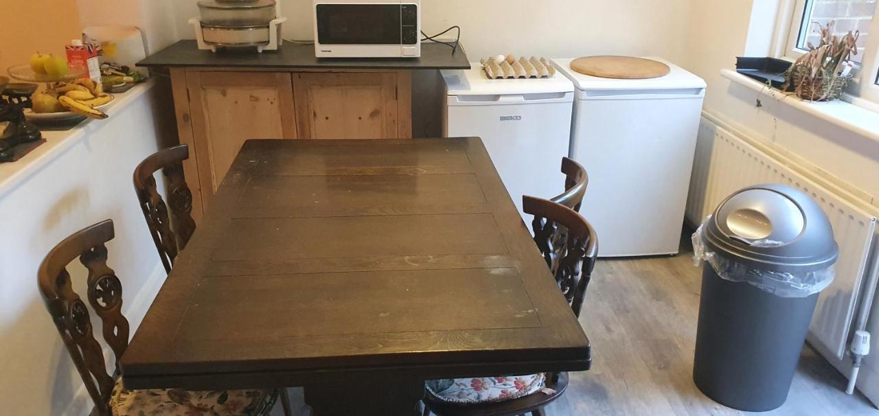 Private Rooms Just 19 Minutes From Central London Northfleet ภายนอก รูปภาพ