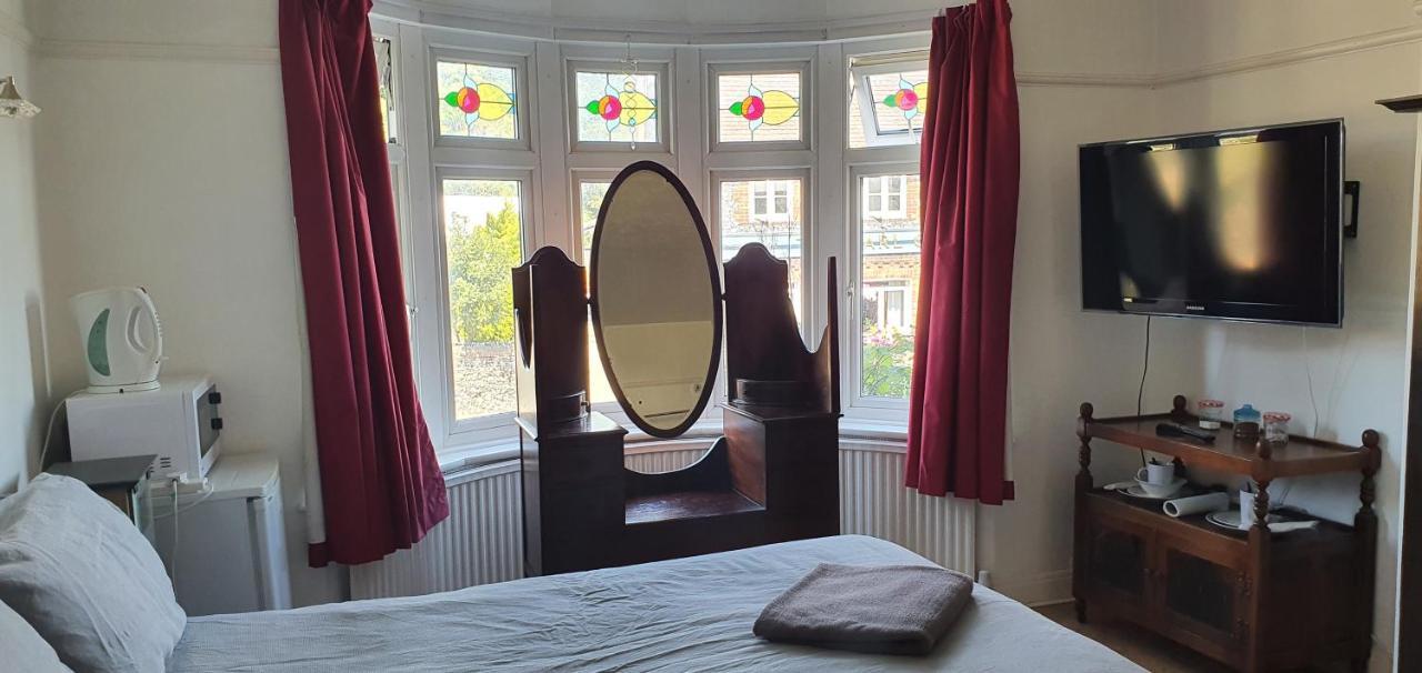 Private Rooms Just 19 Minutes From Central London Northfleet ภายนอก รูปภาพ