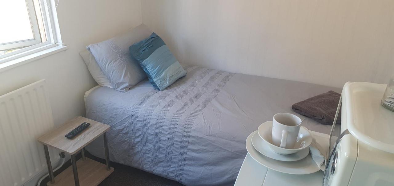 Private Rooms Just 19 Minutes From Central London Northfleet ภายนอก รูปภาพ