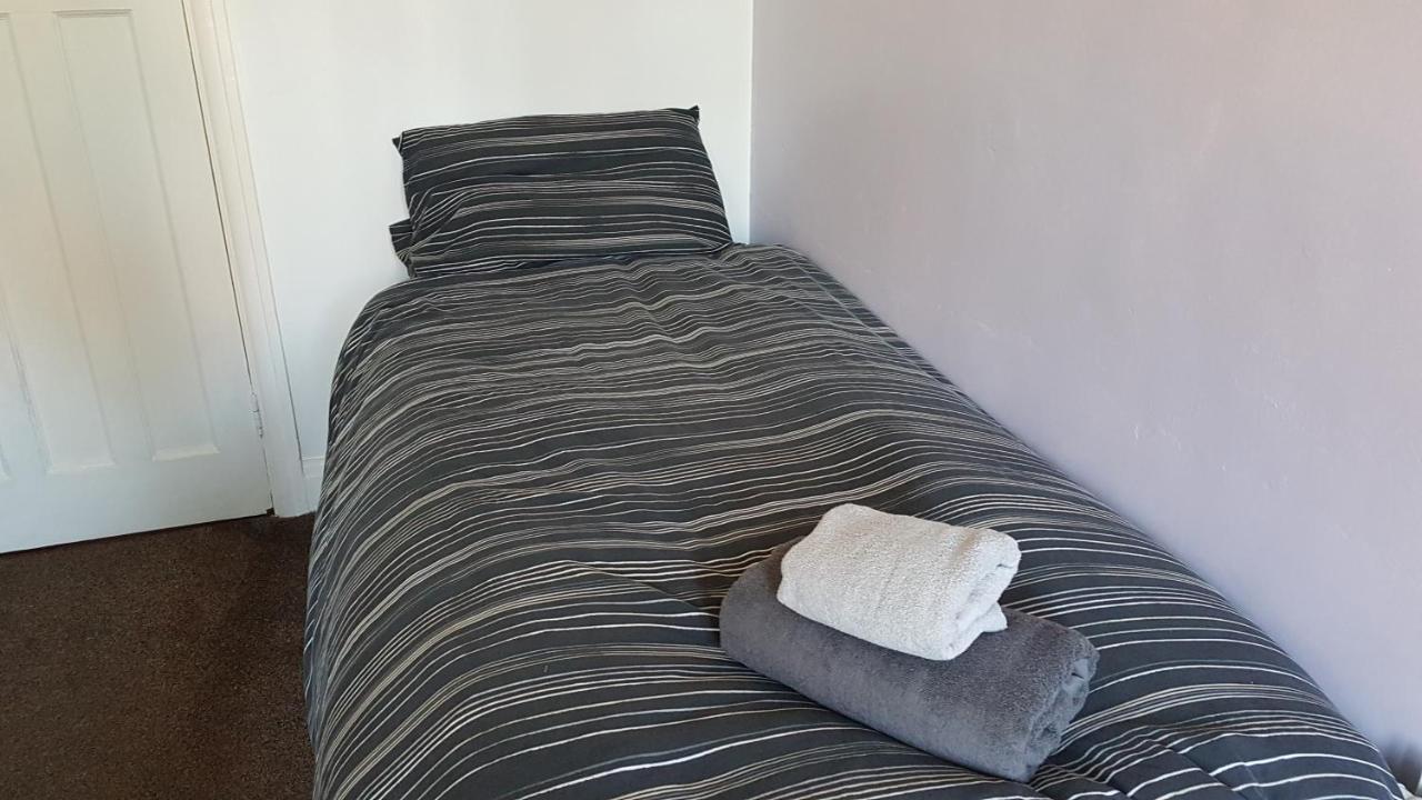 Private Rooms Just 19 Minutes From Central London Northfleet ภายนอก รูปภาพ