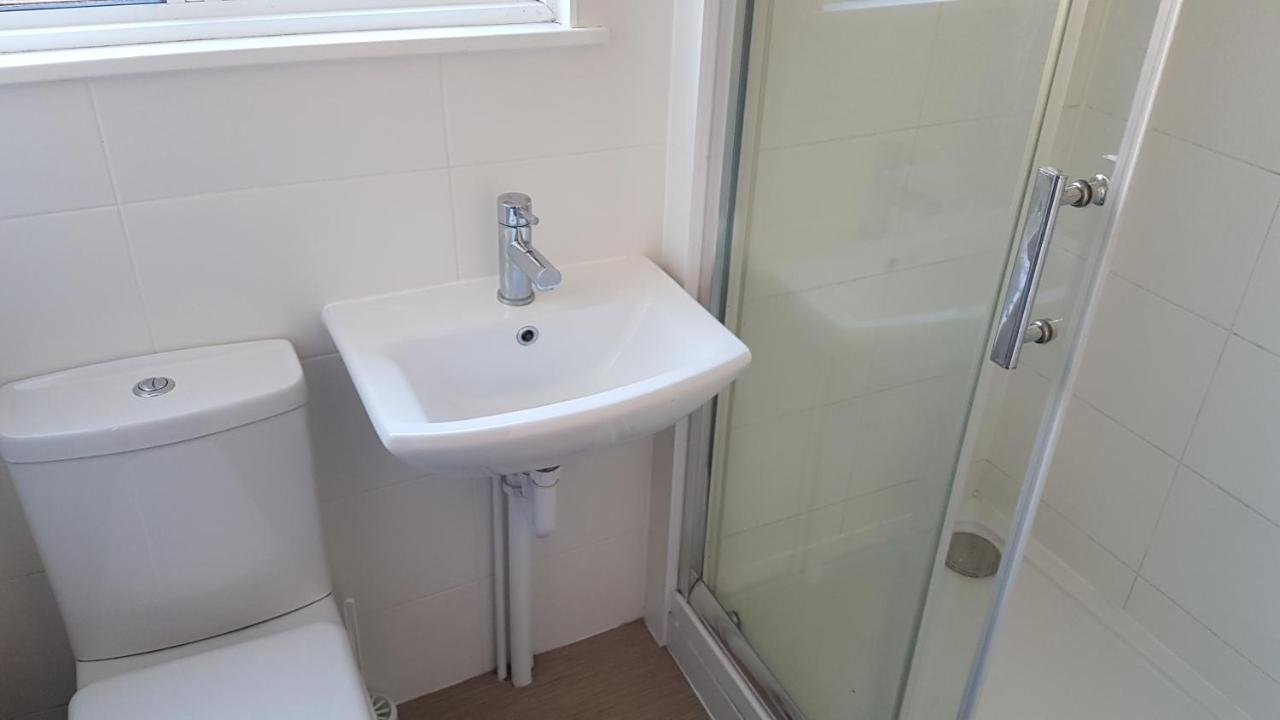 Private Rooms Just 19 Minutes From Central London Northfleet ภายนอก รูปภาพ
